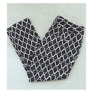 White and black 6 size pants